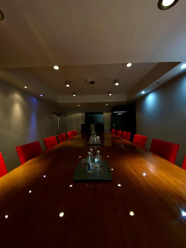 Hotel Dolce International สโกเปีย ภายนอก รูปภาพ