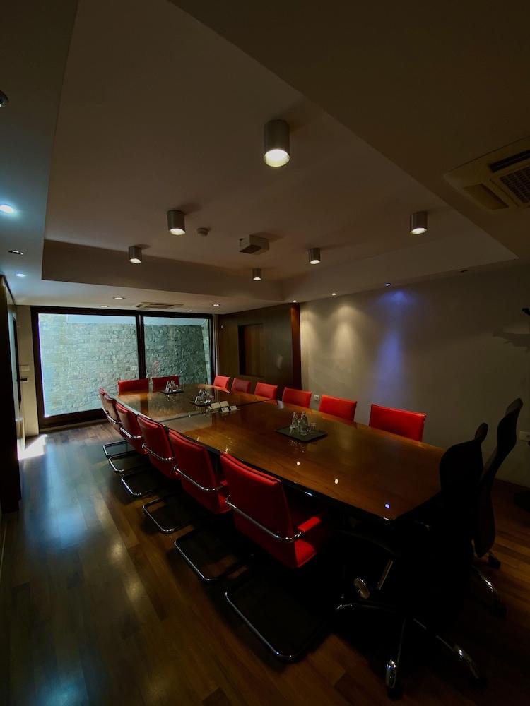 Hotel Dolce International สโกเปีย ภายนอก รูปภาพ