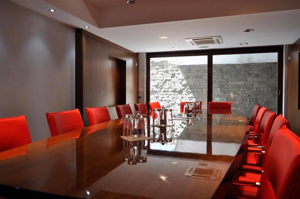 Hotel Dolce International สโกเปีย ภายนอก รูปภาพ